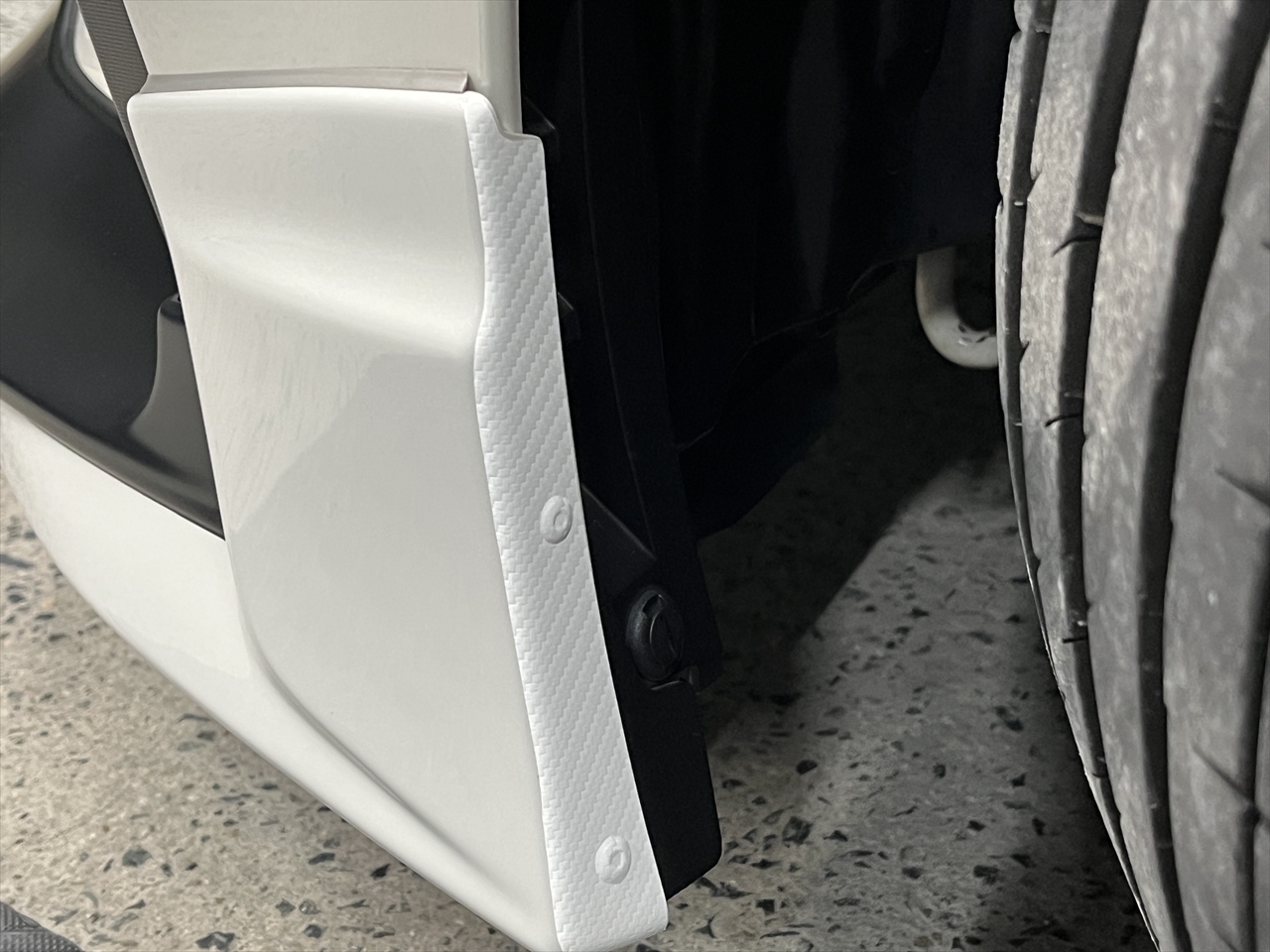 カーラッピングフィルム(エアロパーツ傷隠し)