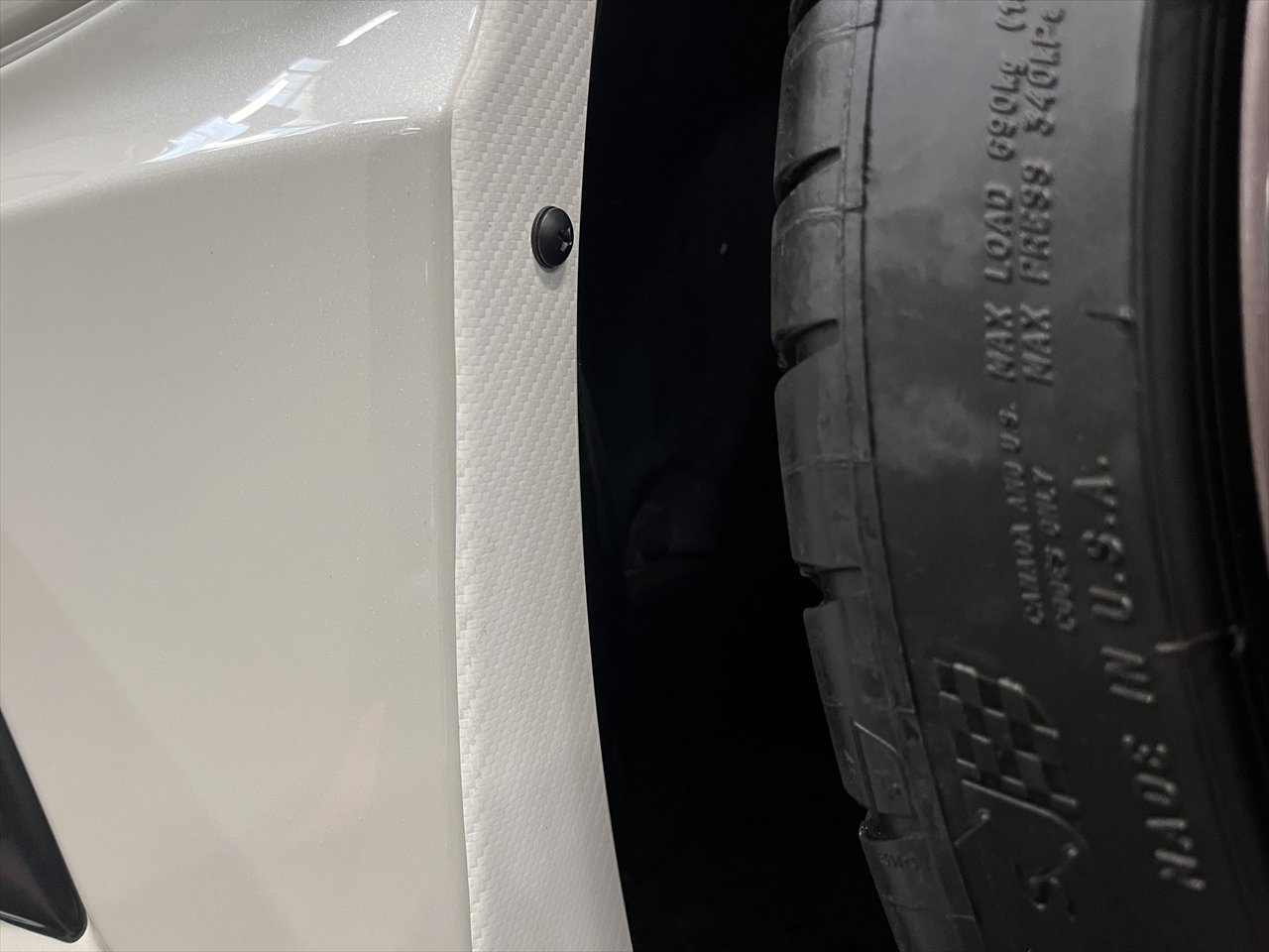 カーラッピングフィルム(エアロパーツ傷隠し)