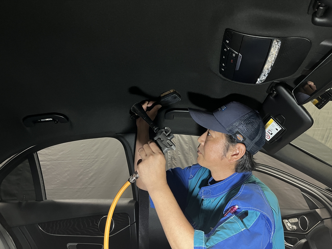 車内クリーニング (タバコ臭)