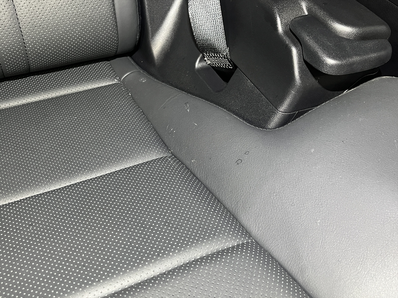 車内クリーニング (タバコ臭)