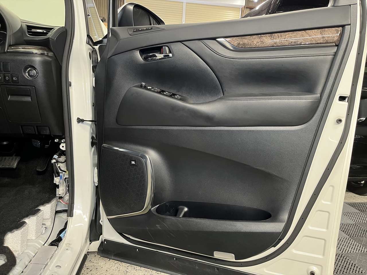 車内クリーニング (タバコ臭)