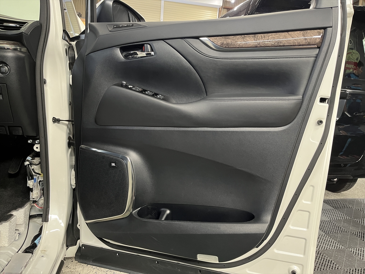 車内クリーニング (タバコ臭)