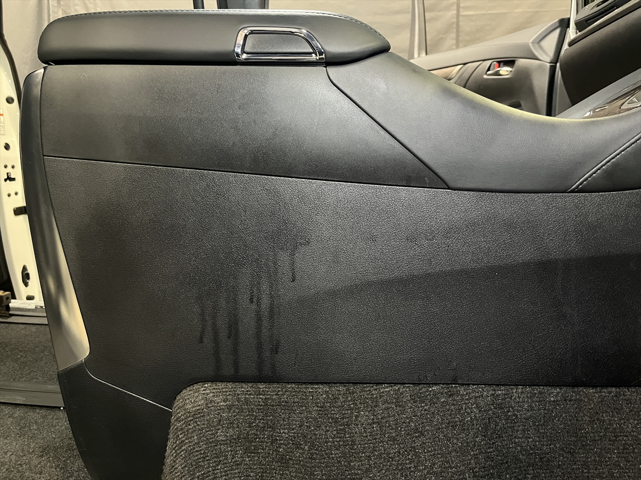 車内クリーニング (タバコ臭)