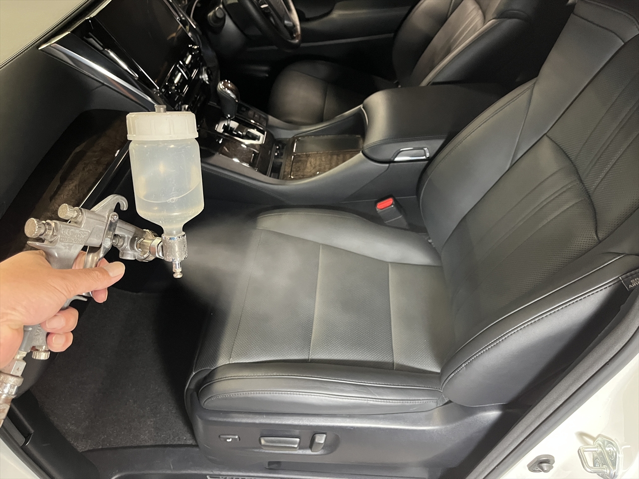 車内クリーニング (タバコ臭)