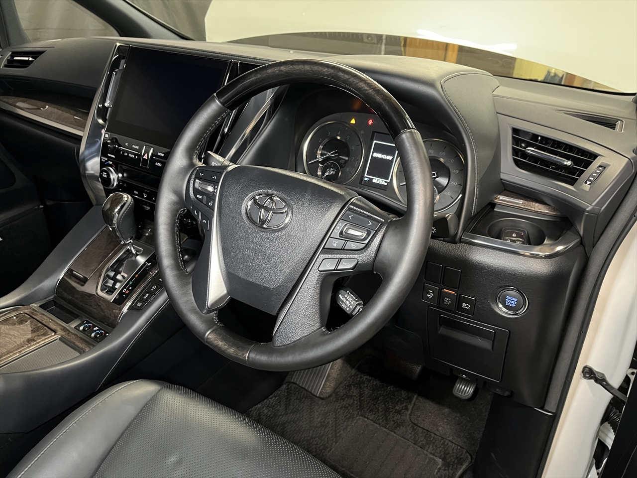 車内クリーニング (タバコ臭)