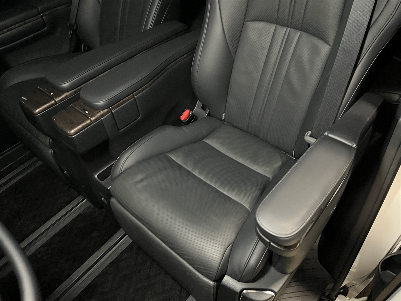 車内クリーニング (タバコ臭)