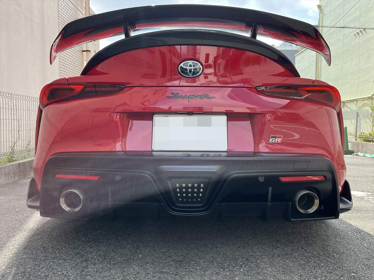 リアバンパー交換修理