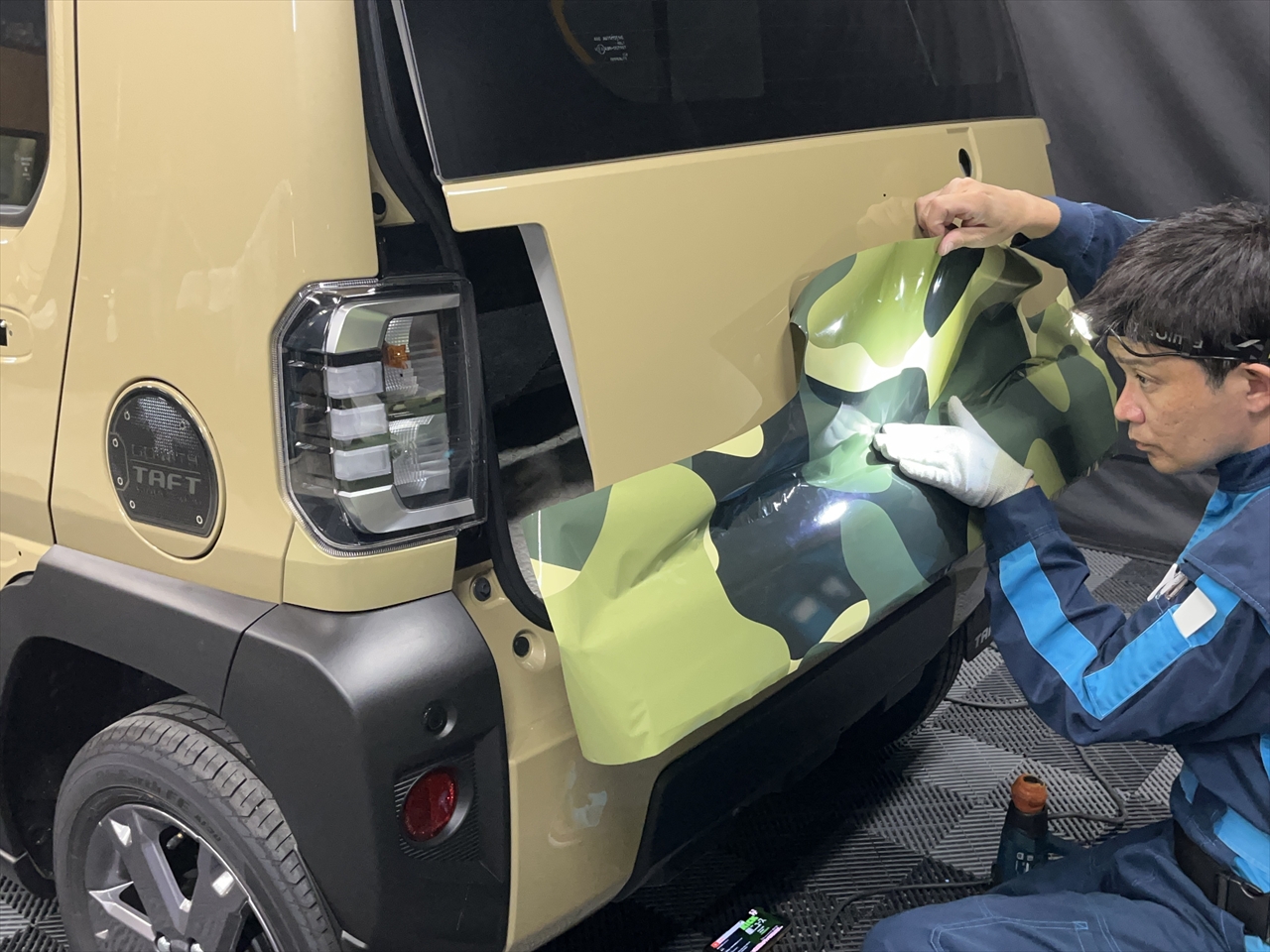 カーラッピングフィルム(迷彩柄グリーン)