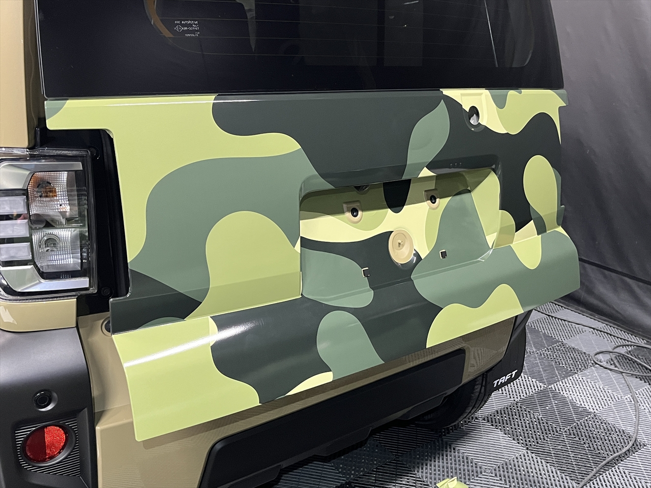 カーラッピングフィルム(迷彩柄グリーン)