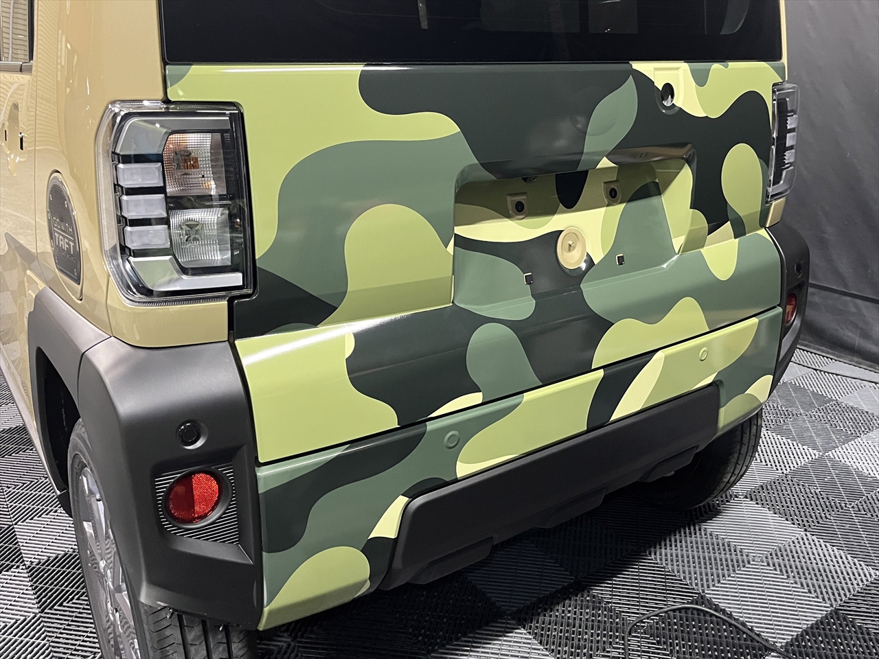 カーラッピングフィルム(迷彩柄グリーン)