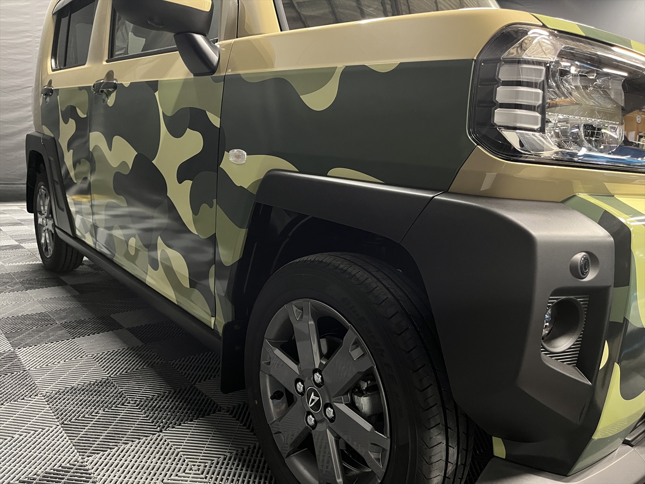 カーラッピングフィルム(迷彩柄グリーン)