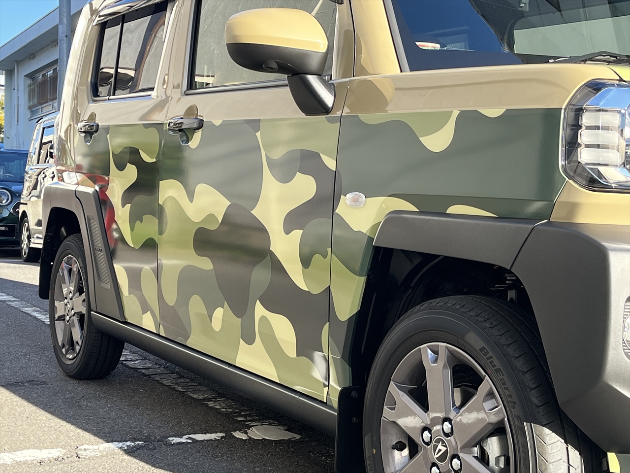 カーラッピングフィルム(迷彩柄グリーン)