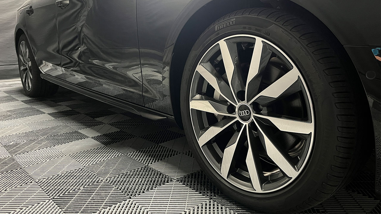 アウディ A4アバント 40TDIクワトロ マイスターシュトュック