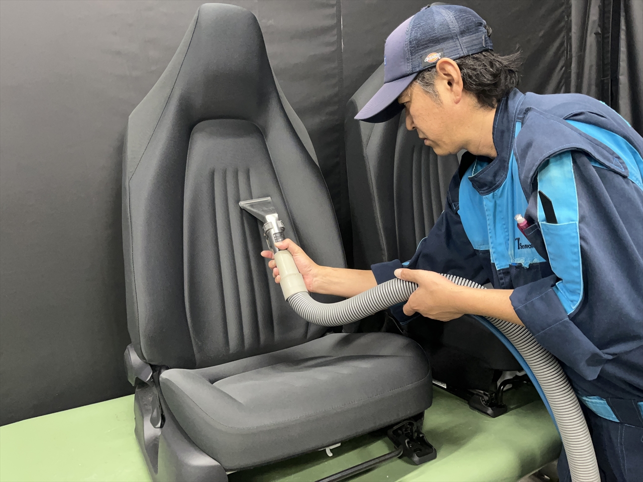 車内クリーニング(嘔吐)