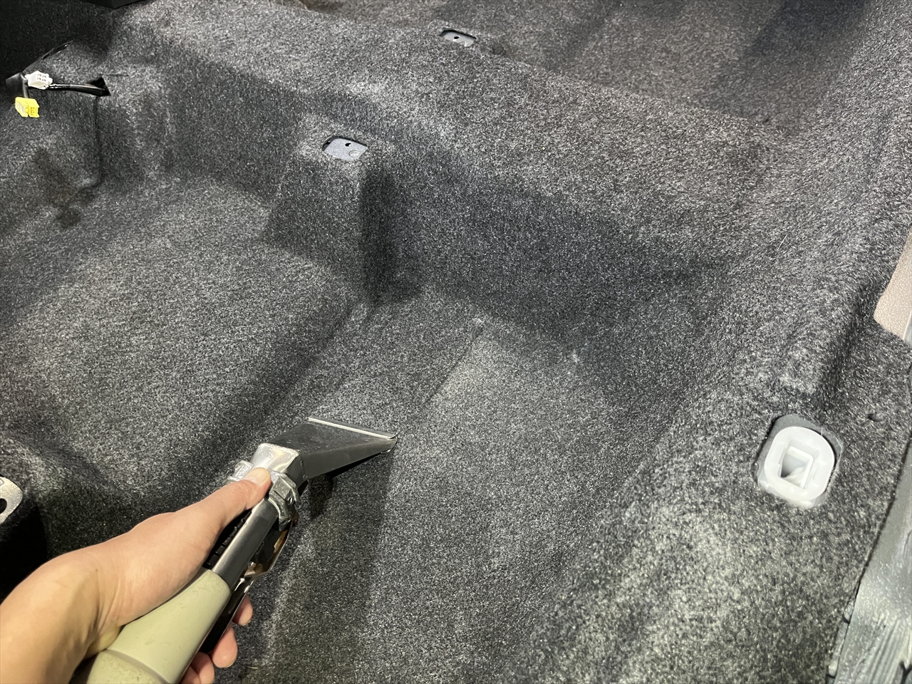 車内クリーニング (飲み物こぼし)