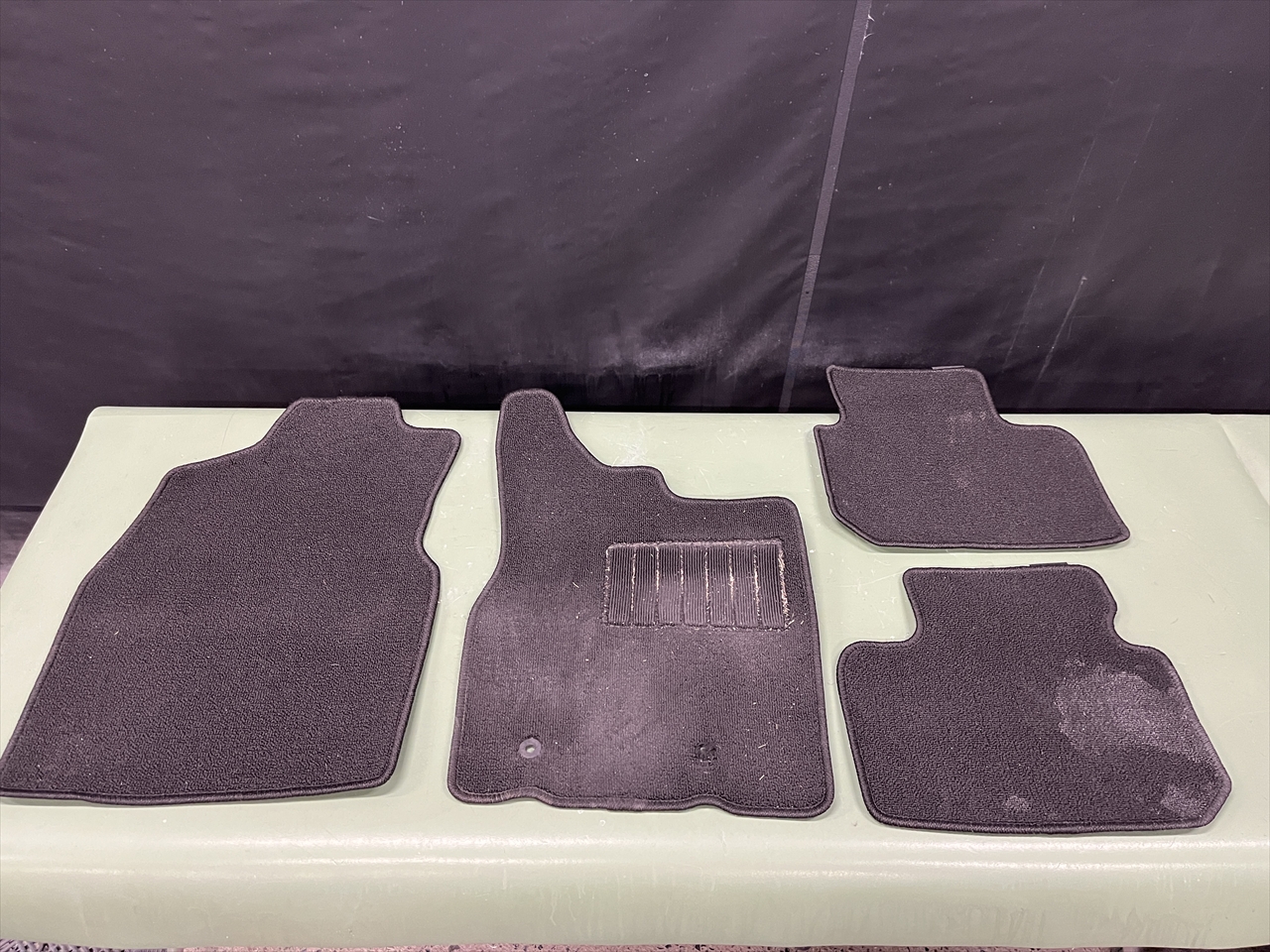 車内クリーニング (飲み物こぼし)