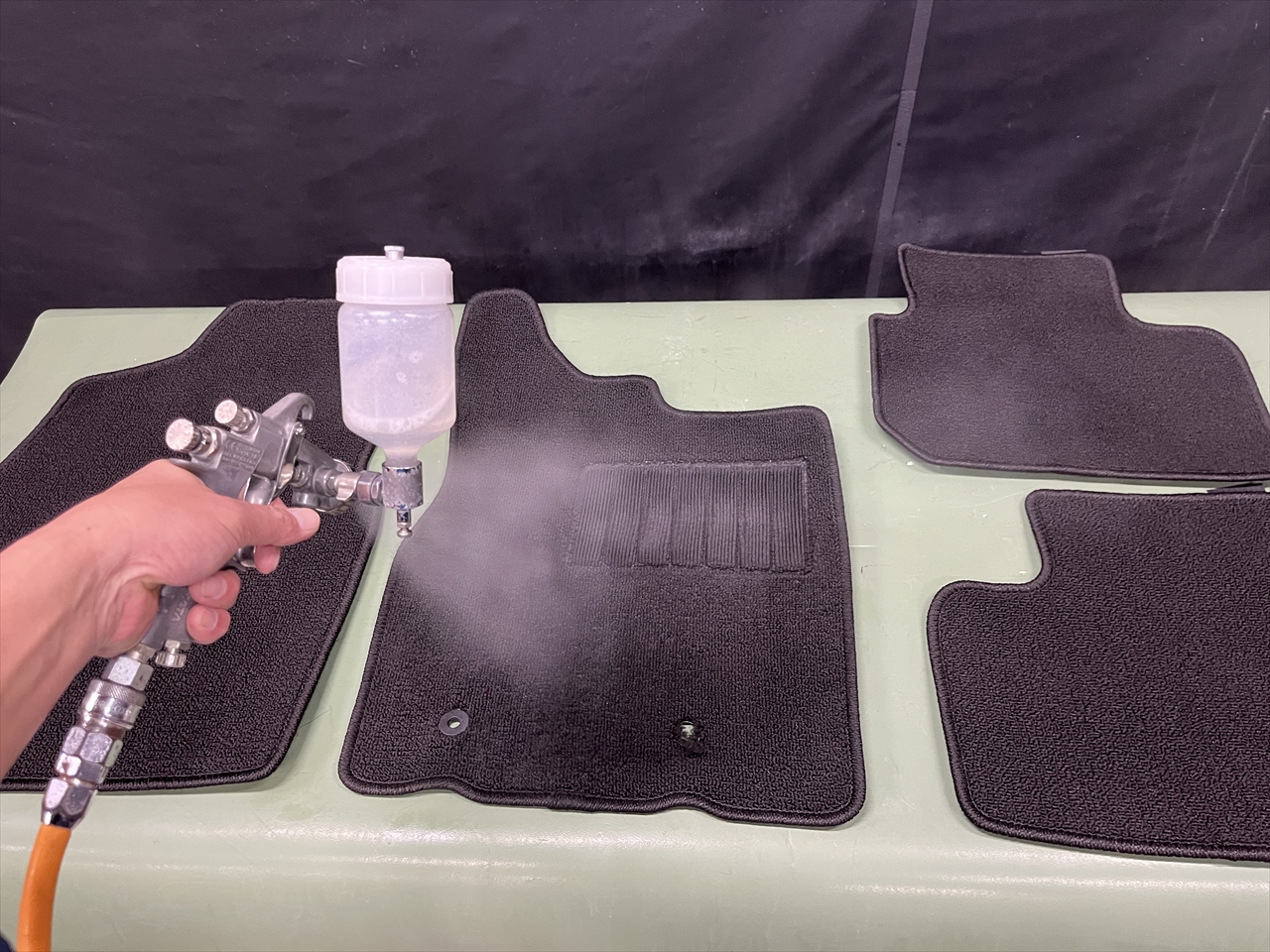 車内クリーニング (飲み物こぼし)