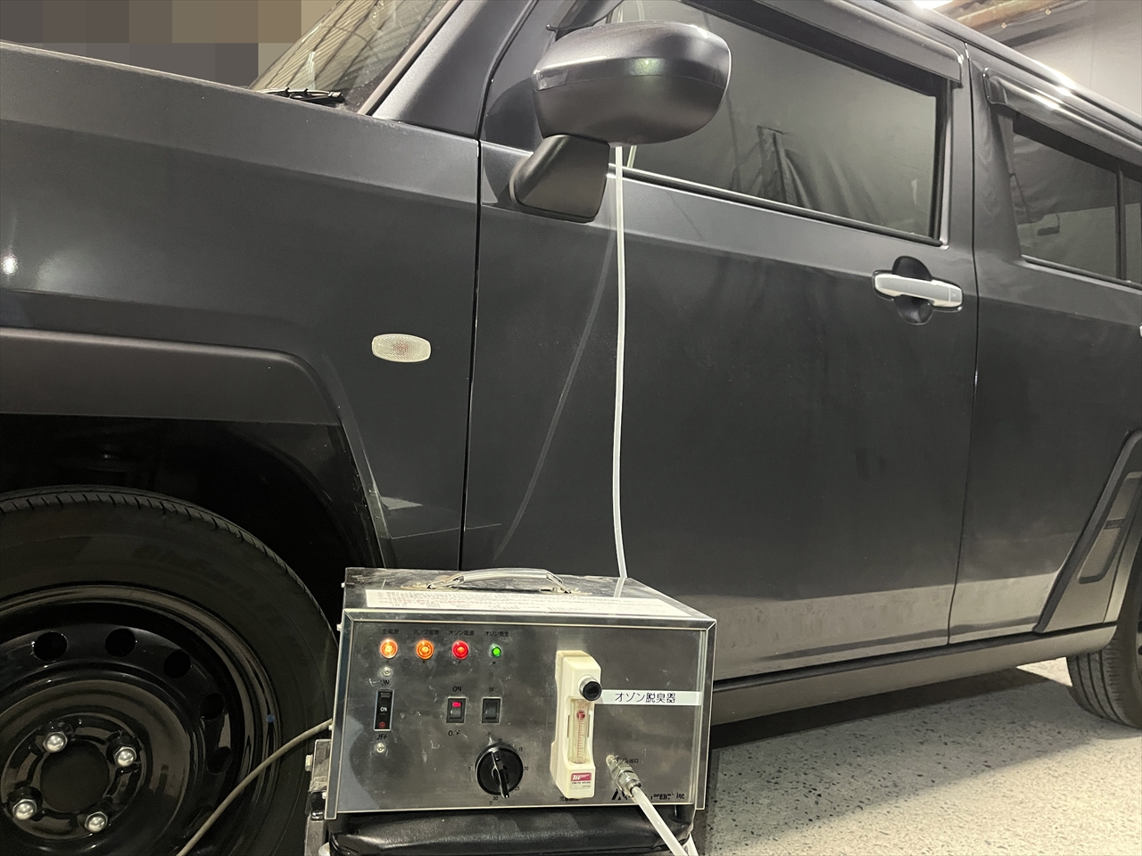 車内クリーニング (飲み物こぼし)