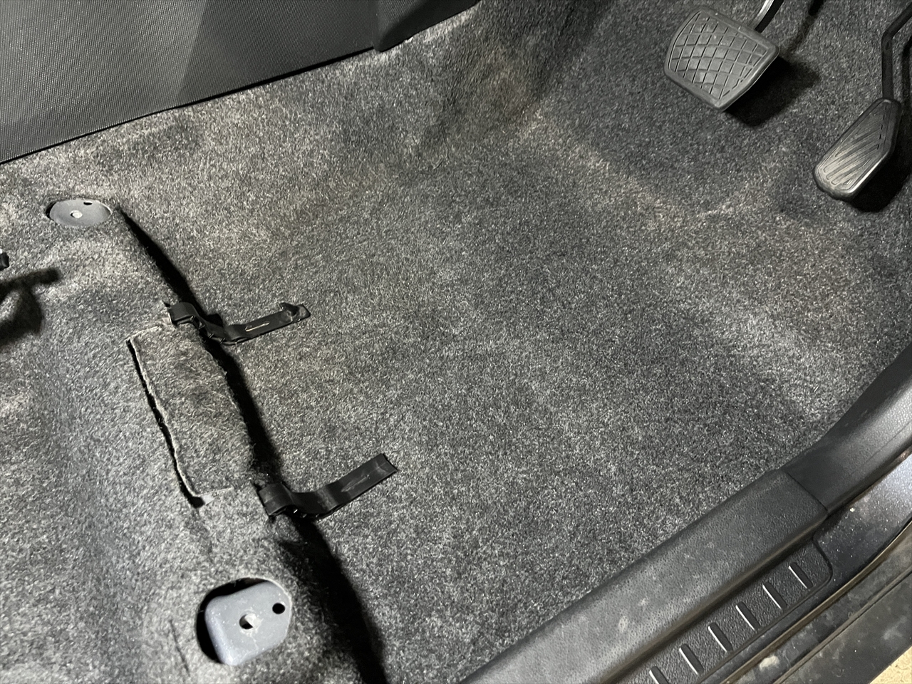 車内クリーニング (飲み物こぼし)