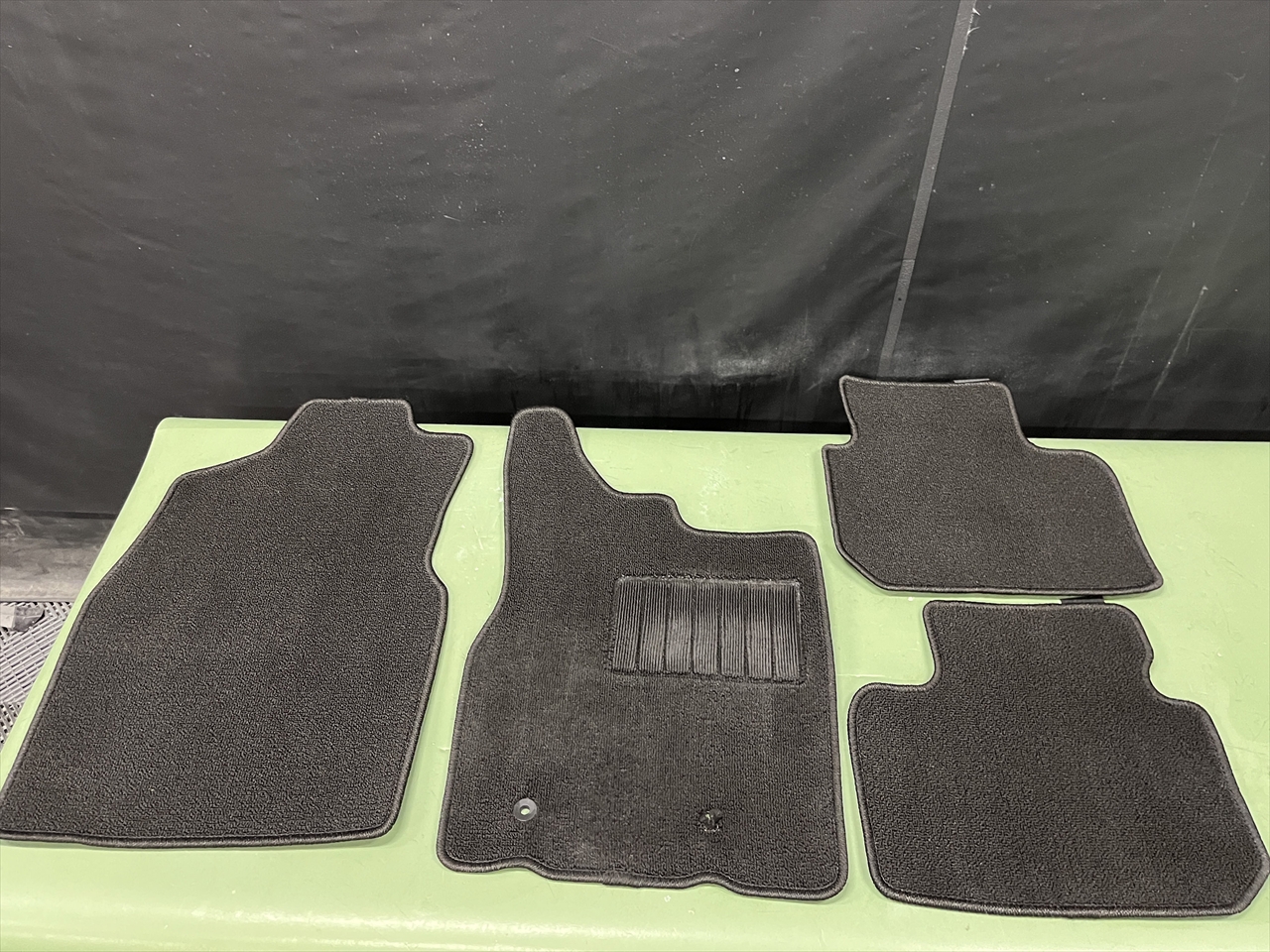 車内クリーニング (飲み物こぼし)