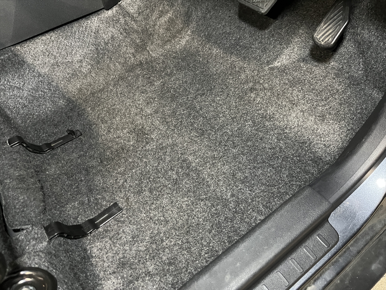 車内クリーニング (飲み物こぼし)