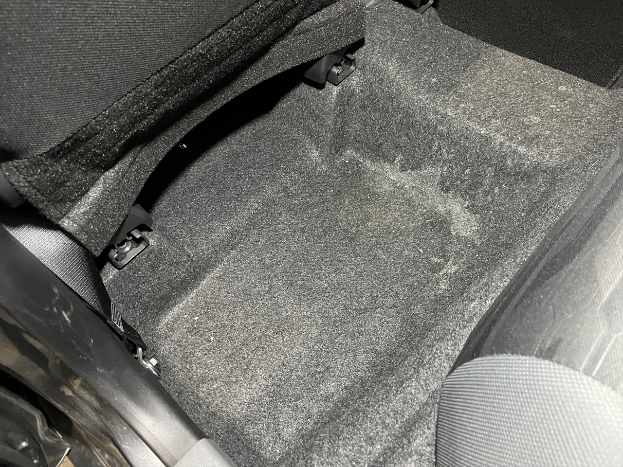 車内クリーニング (飲み物こぼし)