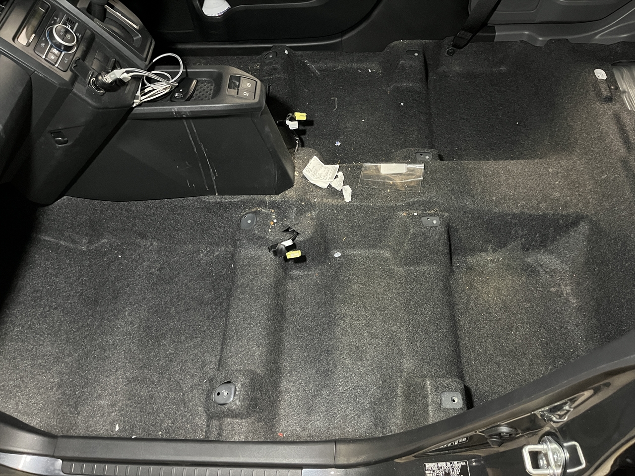 車内クリーニング (飲み物こぼし)