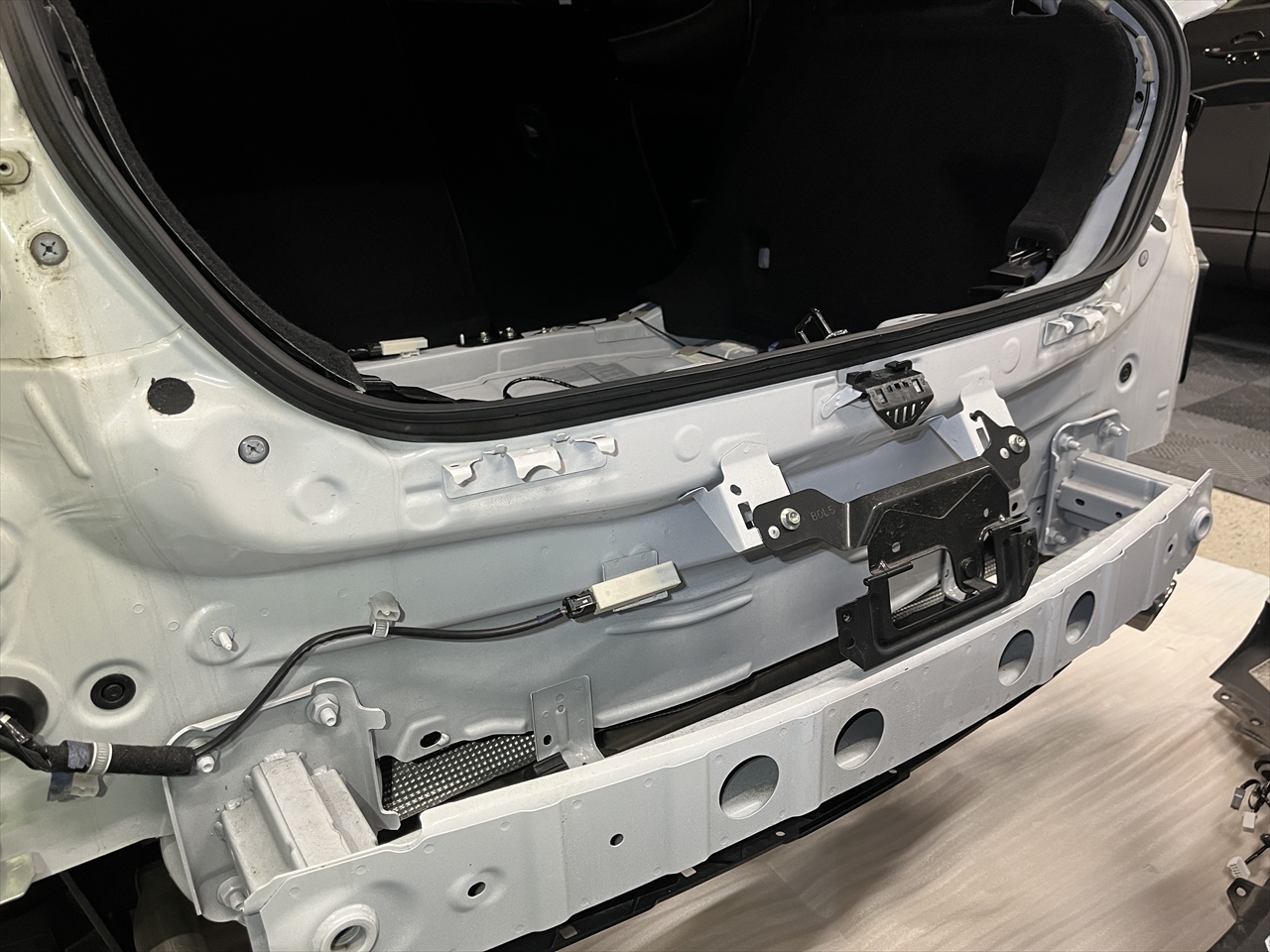 リアバンパー交換修理