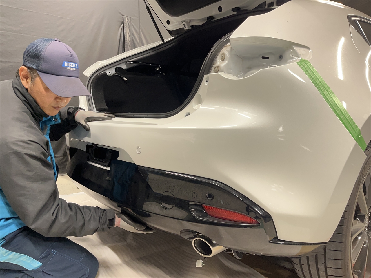 リアバンパー交換修理