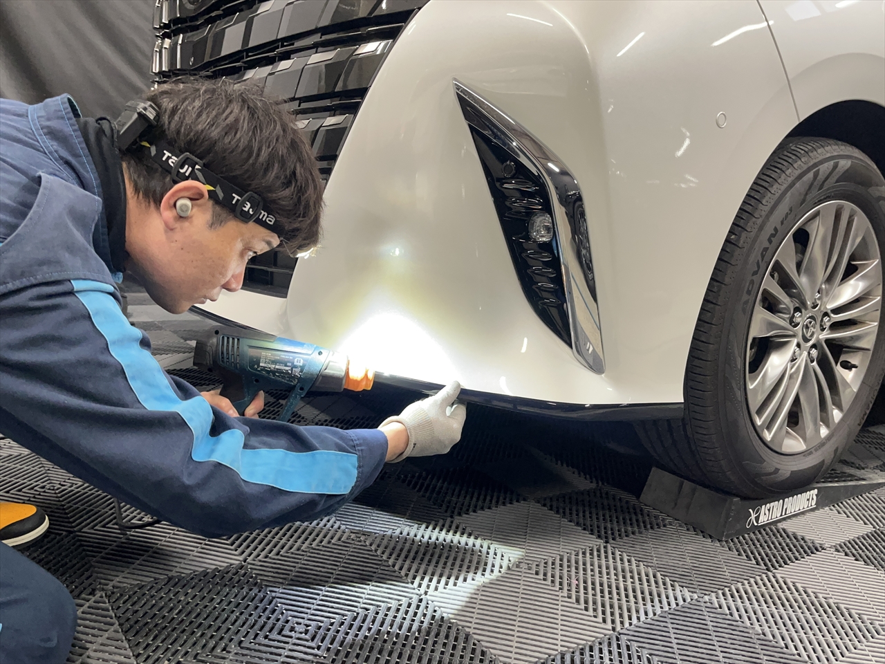 カーラッピングフィルム(フロントバンパー傷隠し)