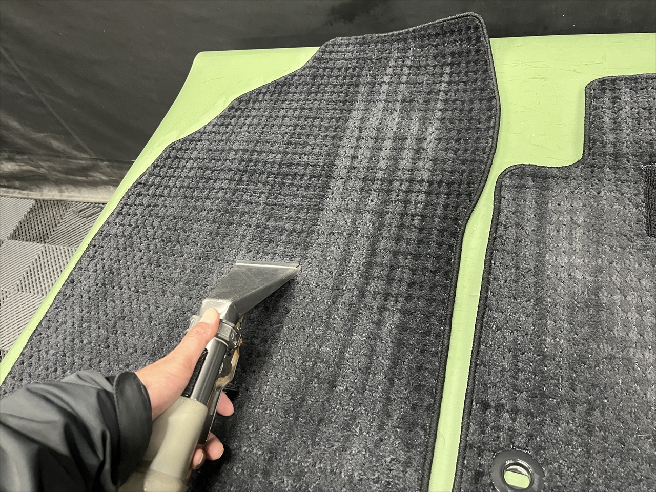 車内クリーニング(ペット臭・芳香剤・タバコ臭等)