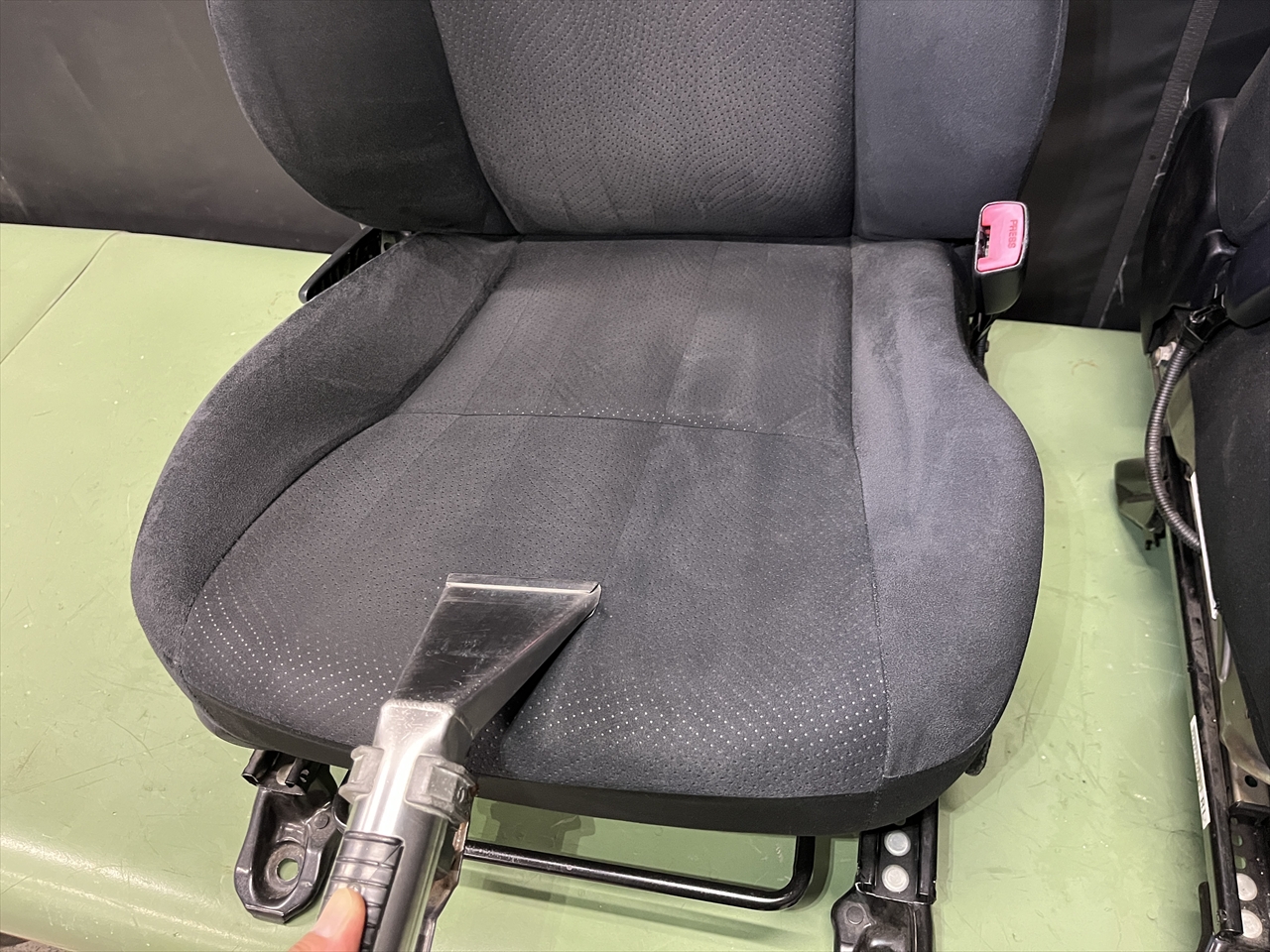 車内クリーニング(ペット臭・芳香剤・タバコ臭等)