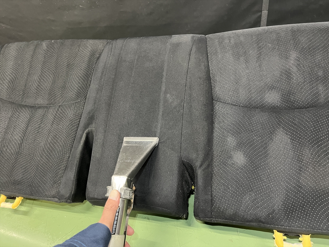 車内クリーニング(ペット臭・芳香剤・タバコ臭等)