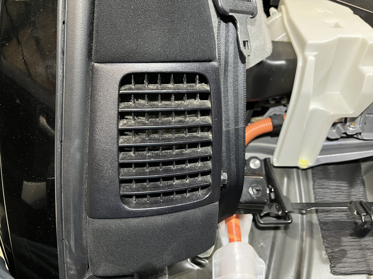 車内クリーニング(ペット臭・芳香剤・タバコ臭等)