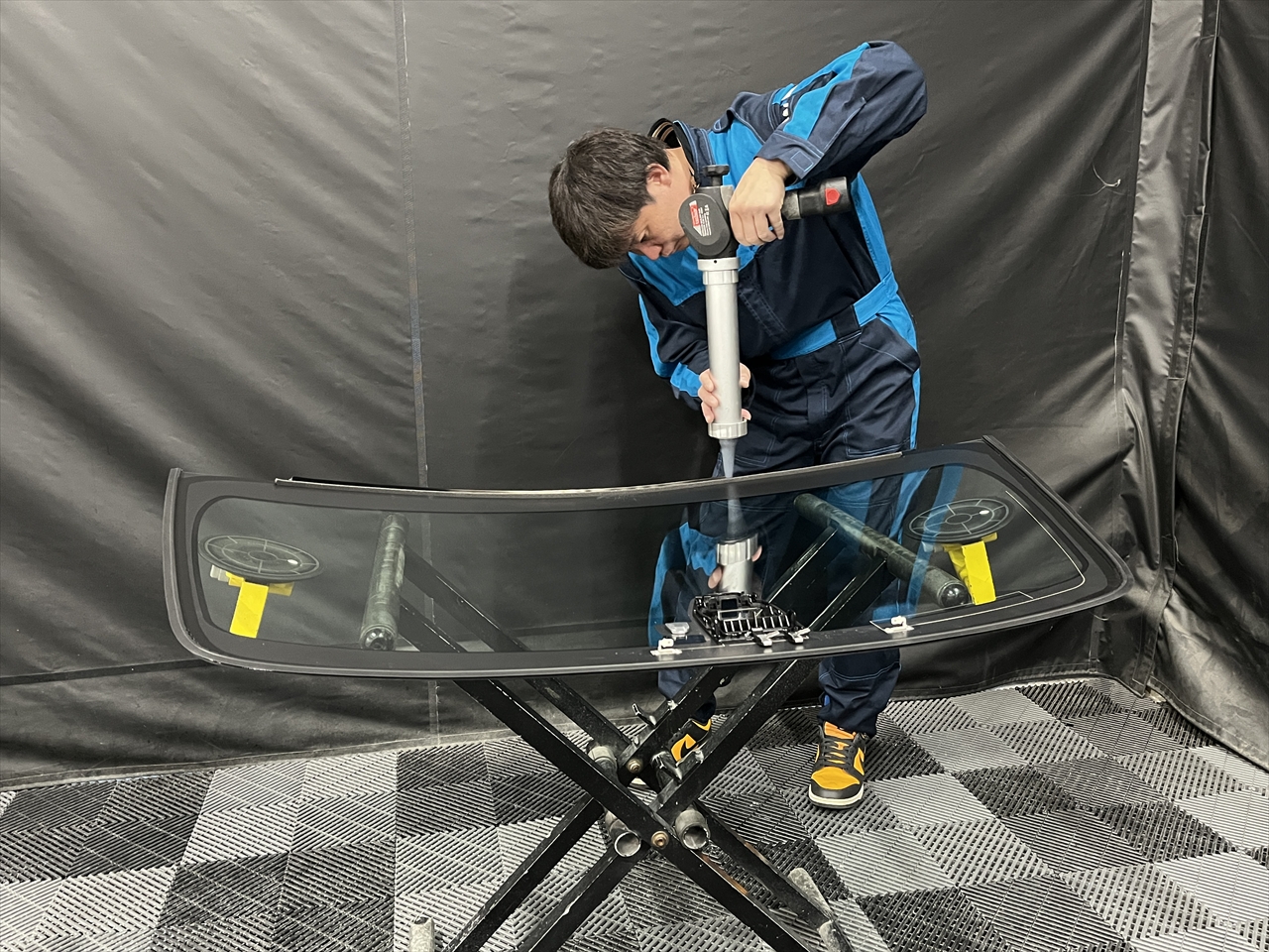 フロントガラス交換・修理