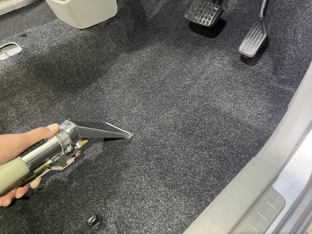 車内クリーニング (タバコ臭)