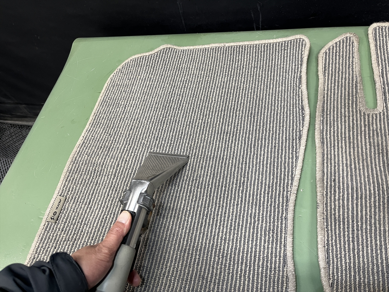 車内クリーニング (タバコ臭)