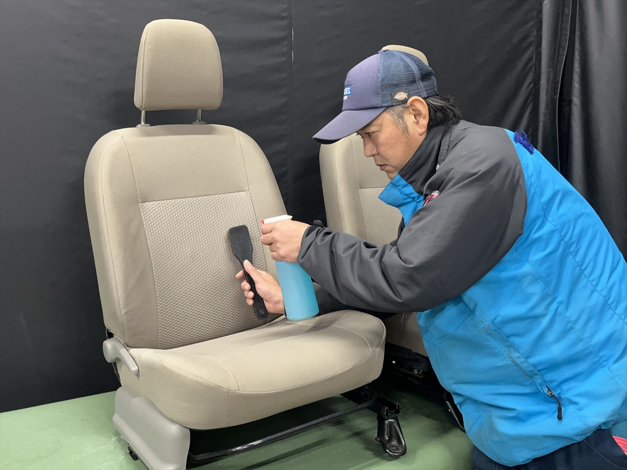 車内クリーニング (タバコ臭)