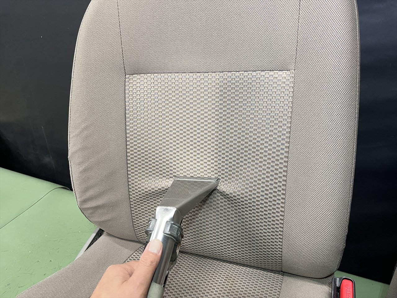 車内クリーニング (タバコ臭)