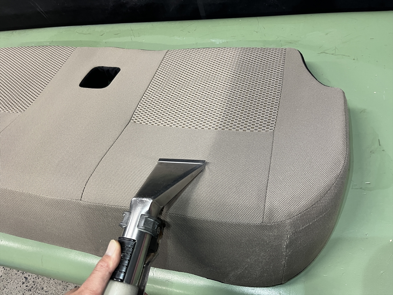 車内クリーニング (タバコ臭)