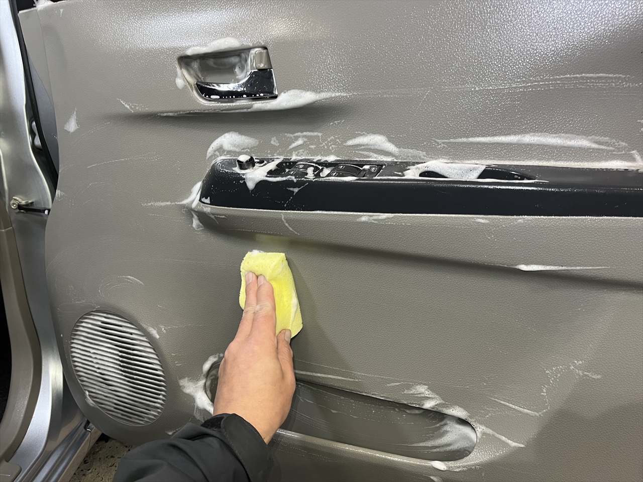 車内クリーニング (タバコ臭)