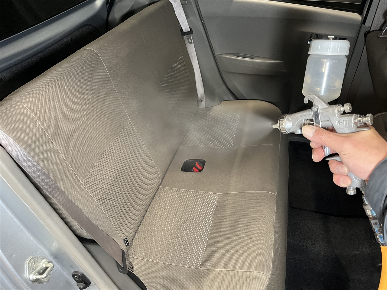 車内クリーニング (タバコ臭)