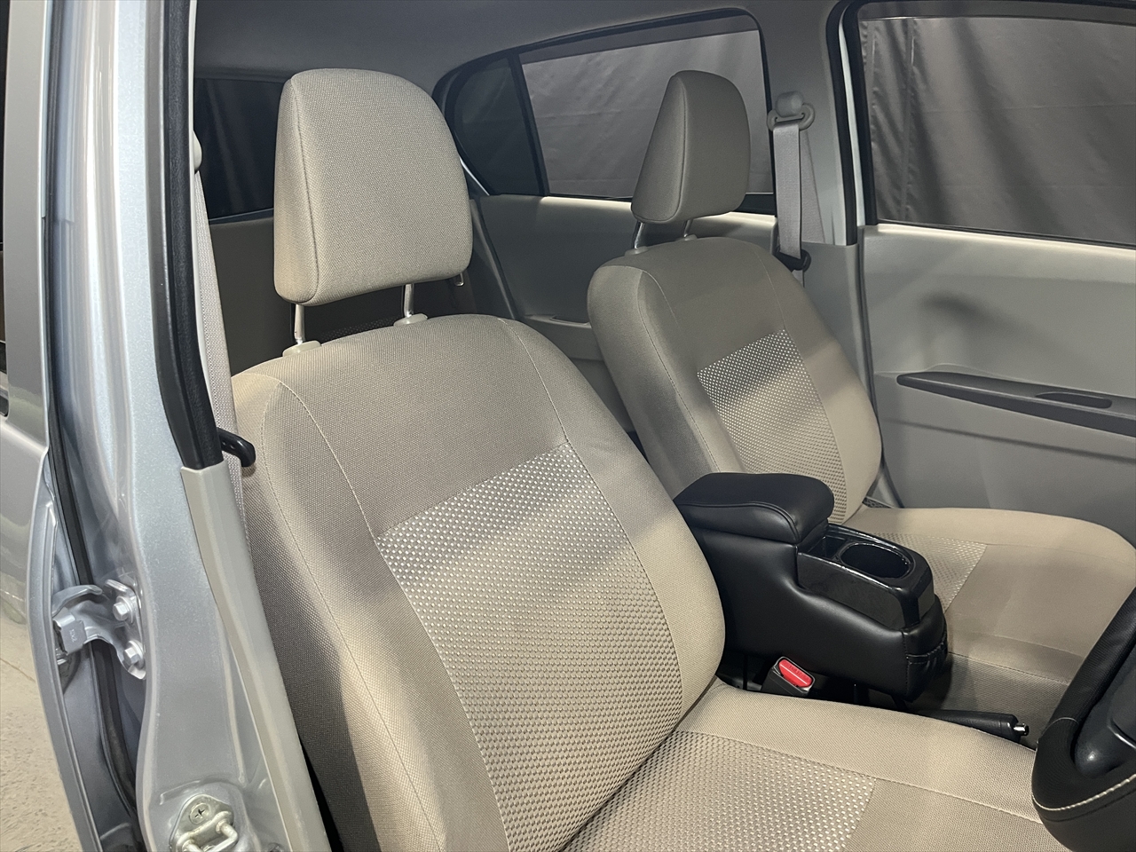 車内クリーニング (タバコ臭)