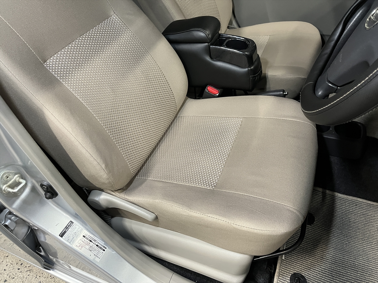 車内クリーニング (タバコ臭)