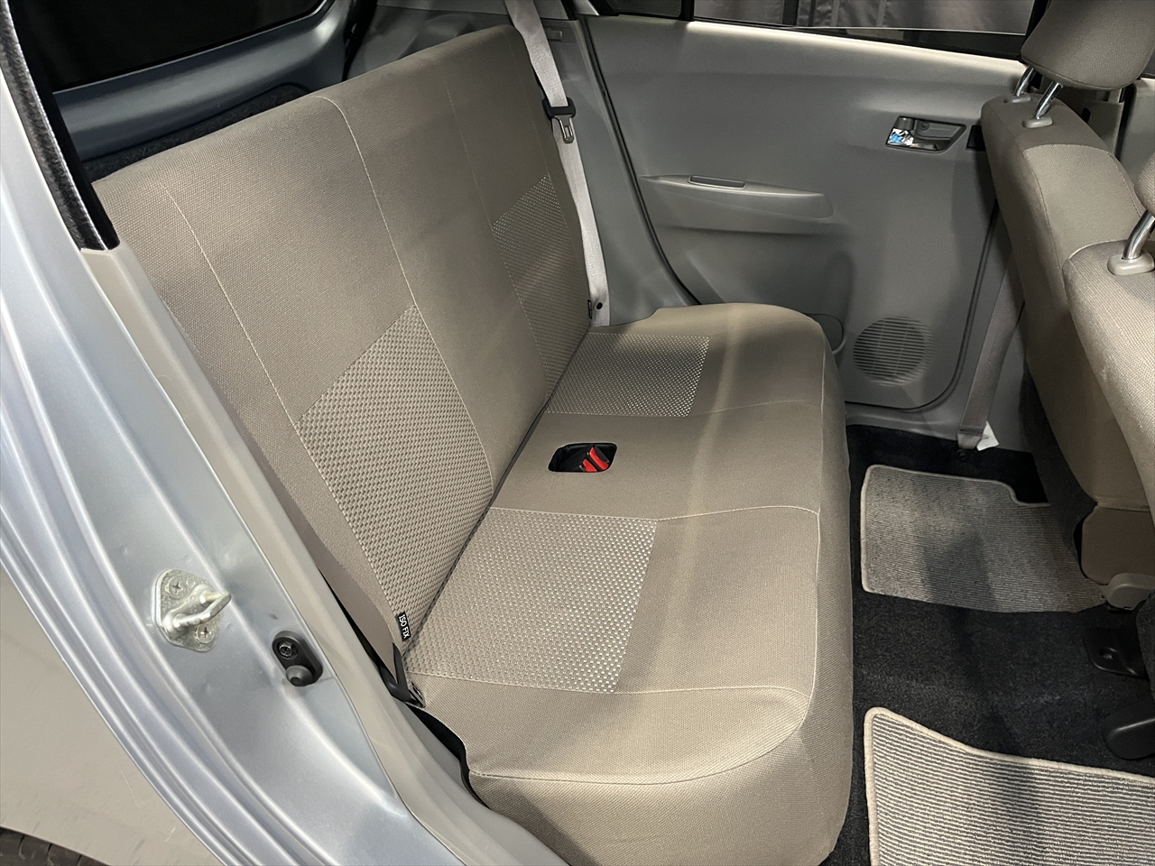 車内クリーニング (タバコ臭)