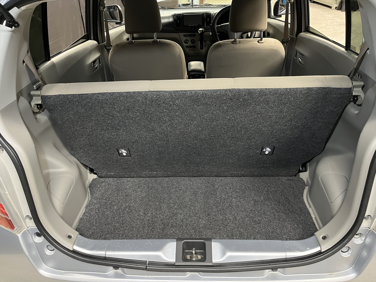 車内クリーニング (タバコ臭)