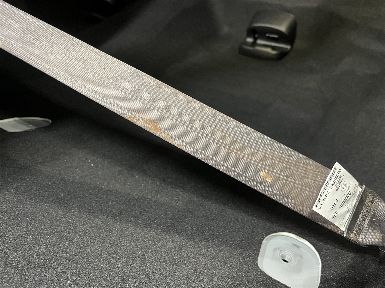 車内クリーニング (嘔吐 シート周り)