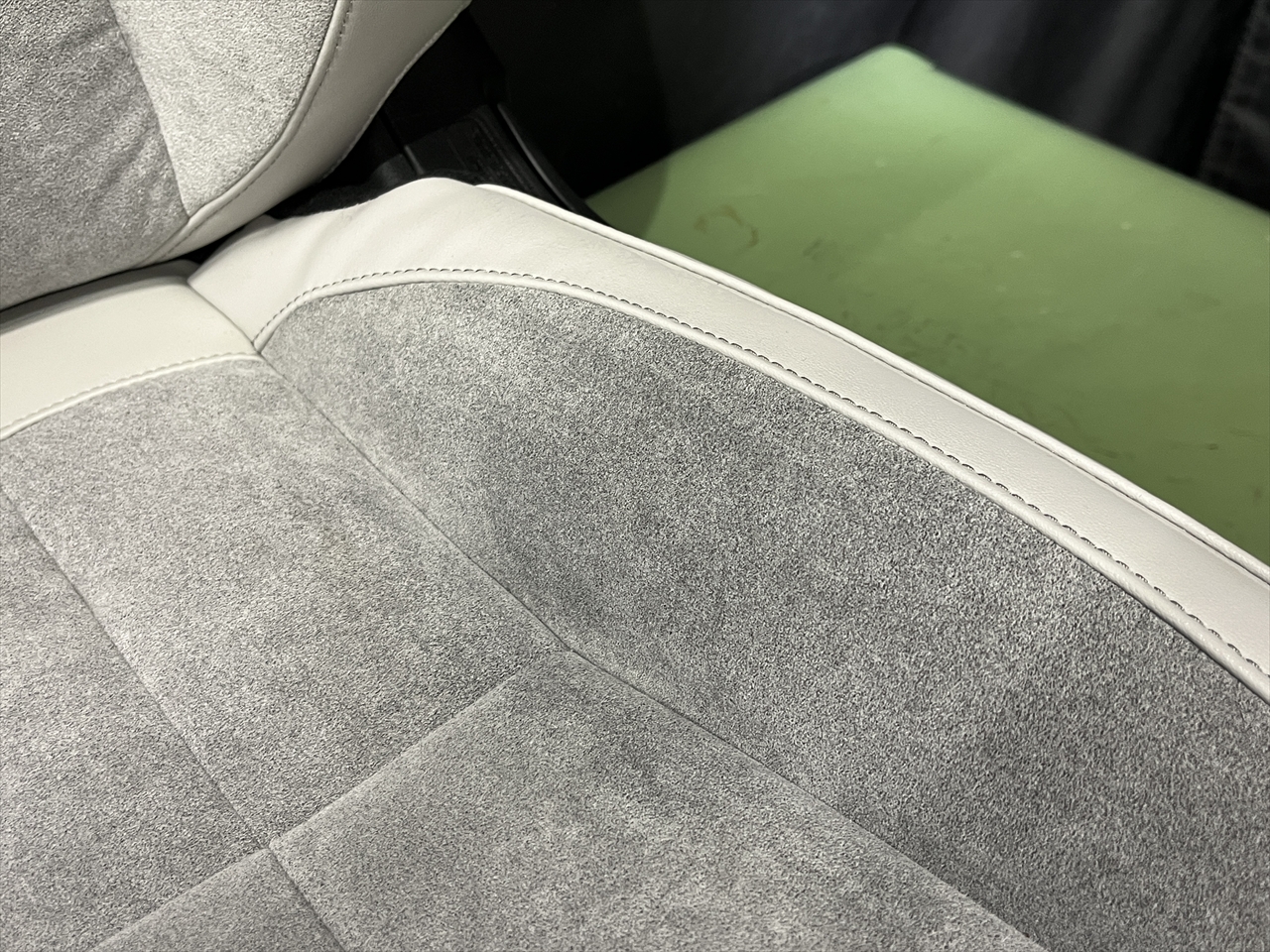 車内クリーニング (嘔吐 シート周り)