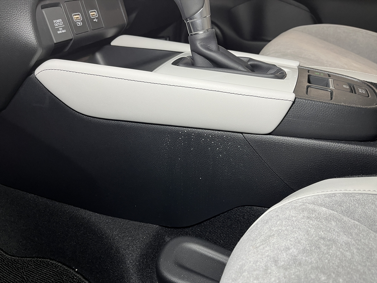 車内クリーニング (嘔吐 シート周り)