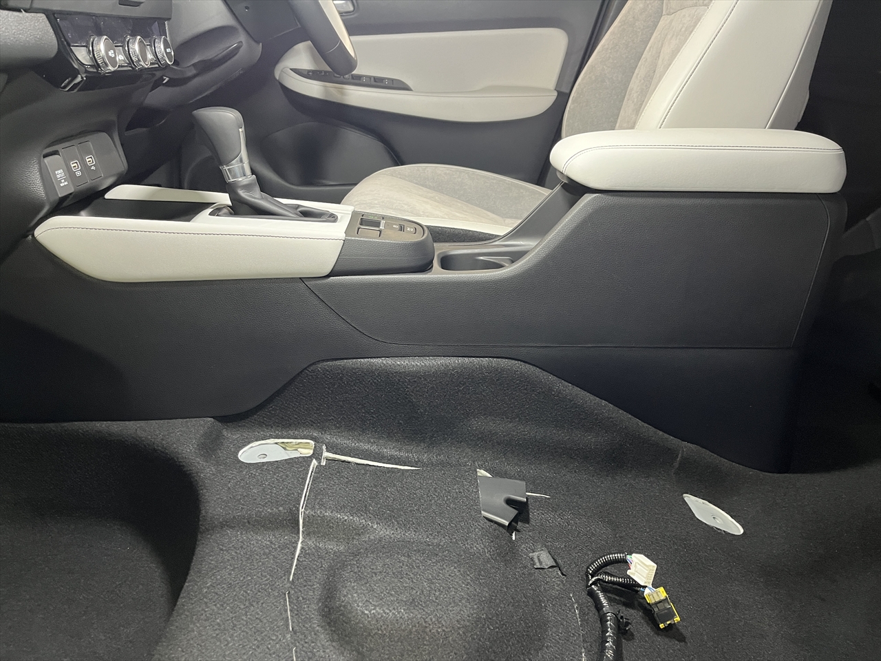 車内クリーニング (嘔吐 シート周り)